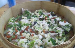 Steamed Chicken in Lotus Leaf Basket