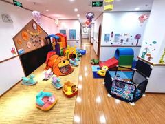 -抱抱熊托育中心(大悦城店)