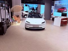 -TESLA 特斯拉(上海太古汇体验店)