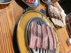 -青瓦炭韩潮烤肉(花园道店)