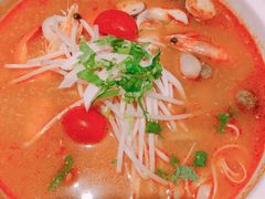 酸辣海鲜汤河粉-米纸越南小馆(金鹰世界店)