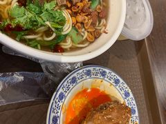 -爆炸头阿姨小四川正宗川味小吃(无任何分店)