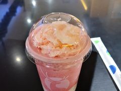 樱花莓莓酸奶-luckincoffee瑞幸咖啡(顺义华联商厦店)