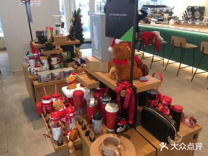 星巴克臻选(上海淮海百盛购物中心店)零售区图片