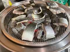 -围炉肉舍•炭烤活鳗•丹东海鲜烤肉(步行街店)