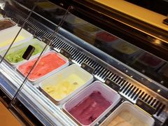 冰激凌-广州花园酒店-凌璇阁360度高空海鲜自助餐CAROUSEL