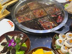 -憨孃孃·重庆老火锅(红山黑金店)