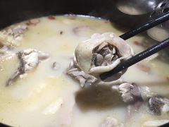 胡椒猪肚鸡-探窝·竹笙椰子鸡(杨箕店)