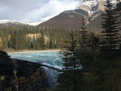 -阿萨巴斯卡瀑布观景点