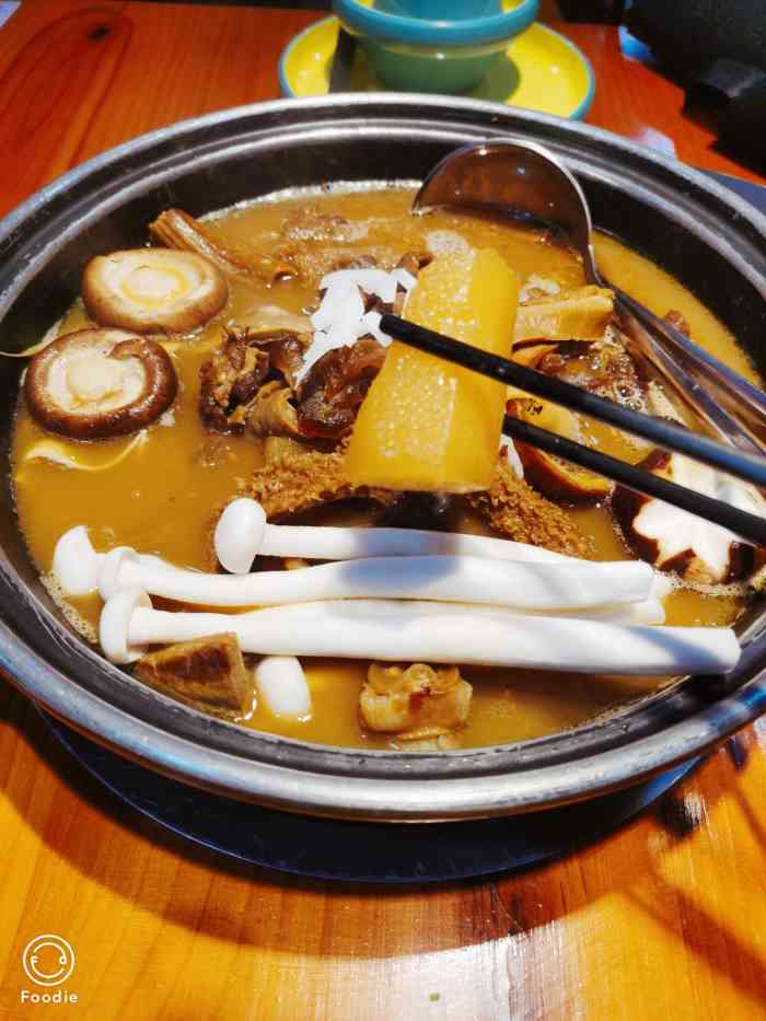 牛爸爸超级牛腩煲-"「椰汁鲜牛腩煲」点了一个中份,上菜的时候.