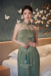 -艾朵婚纱