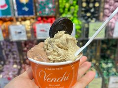-VENCHI 闻绮(上海佛罗伦萨小镇店)