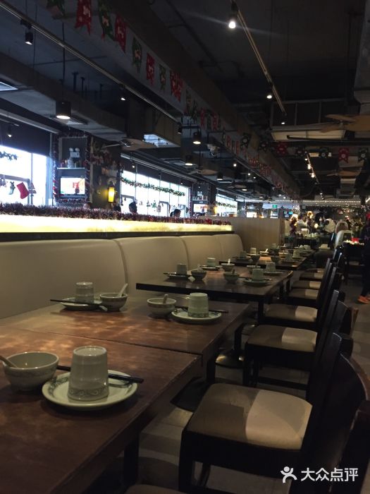 大头虾越式风味餐厅(光明广场店)大堂图片