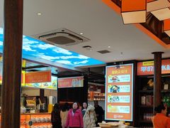 -阿瓦山寨·湘菜现炒·剁椒鱼头王(咸阳总店)