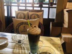 靠窗位-Cafe Alice咖啡爱丽丝(奥城店)