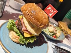 -DEEP·深美式餐吧(五棵松华熙LIVE店)