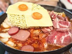 泡菜五花肉锅-炙韩料理·部队锅专门店