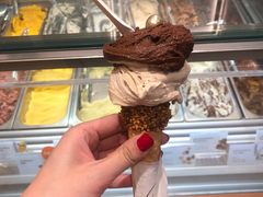-VENCHI 闻绮(上海佛罗伦萨小镇店)