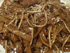 干炒牛河-天宝食坊·啫啫煲大排档(西华路店)