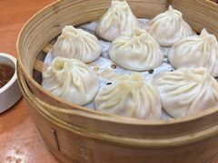 -莱莱小笼·乔艾