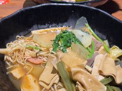 -万记麻辣烫国展总店