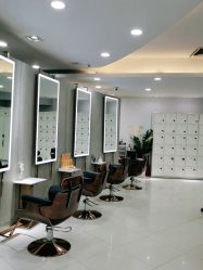 点击看大图 -八佰伴8008星级形象店