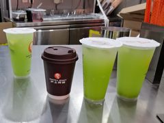 -沪上阿姨·精选茶饮(龙湖滨江天街店)