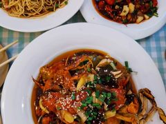 -捌贰虾蟹·江湖菜馆(江汉路店)