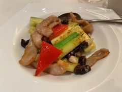 翠玉瓜野菌炒爽肉-利苑酒家(合景国际金融广场店)