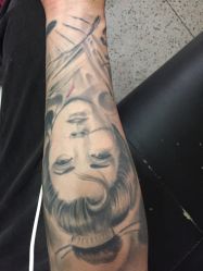 -Black Tattoo Studio