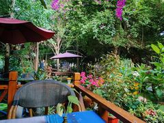 -月亮眼花园餐厅书吧酒吧