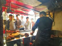-艾力江和田馕坑烤肉店