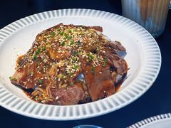 温泉蛋牛肉波奇饭-J's Cafe Lab