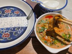 -尚尚仙·酸汤猪手·猪肚鸡火锅(华联万柳购物中心店)