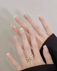 -赢韵美甲美睫瑞士净斑中心