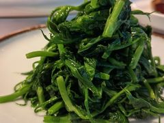 清炒豆苗-屋里厢上海菜馆