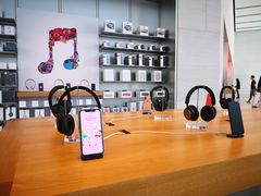 -Apple零售店(华贸购物中心店)