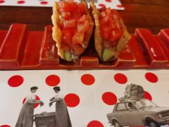 芝麻脆片配牛油果酱及西瓜莎莎-TOMATITO(无限极荟店)