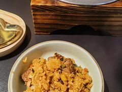 葱烧澳洲牛肉配石锅饭-酒池星座(深圳湾后海汇店)