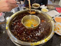 红汤锅-邓莽子老火锅(中兴路总店)