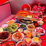 终于吃到了正宗重庆牛内脏火锅🍲现炒锅底 太香了！