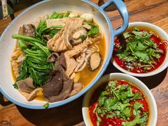 -万记麻辣烫国展总店