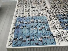 -J-Optical佳视明眼镜·蔡司视觉(青岛金茂览秀城店)