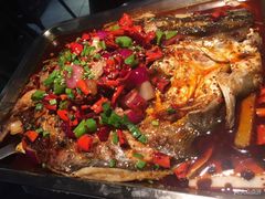 -鸣记脆皮烤鱼·海鲜烤鱼(三八广场店)