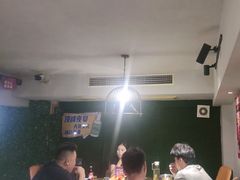 -顶峰夜宴·龙虾烧烤大排档(九江学院店)
