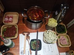 -独食火锅·半米屋台(直营总店)