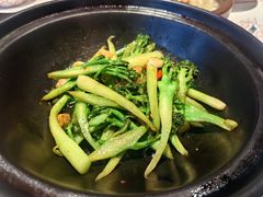 -阿瓦山寨·湘菜现炒·剁椒鱼头王(咸阳总店)
