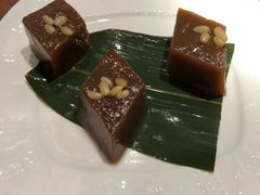 松子枣泥拉糕-鑫震源·苏式大虾生煎(山塘街店)