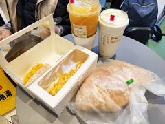 -奈雪的茶(亨特国际广场店)