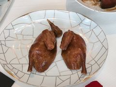 脆皮玻璃乳鸽-北京柏悦酒店·锦庭餐厅Dining Room